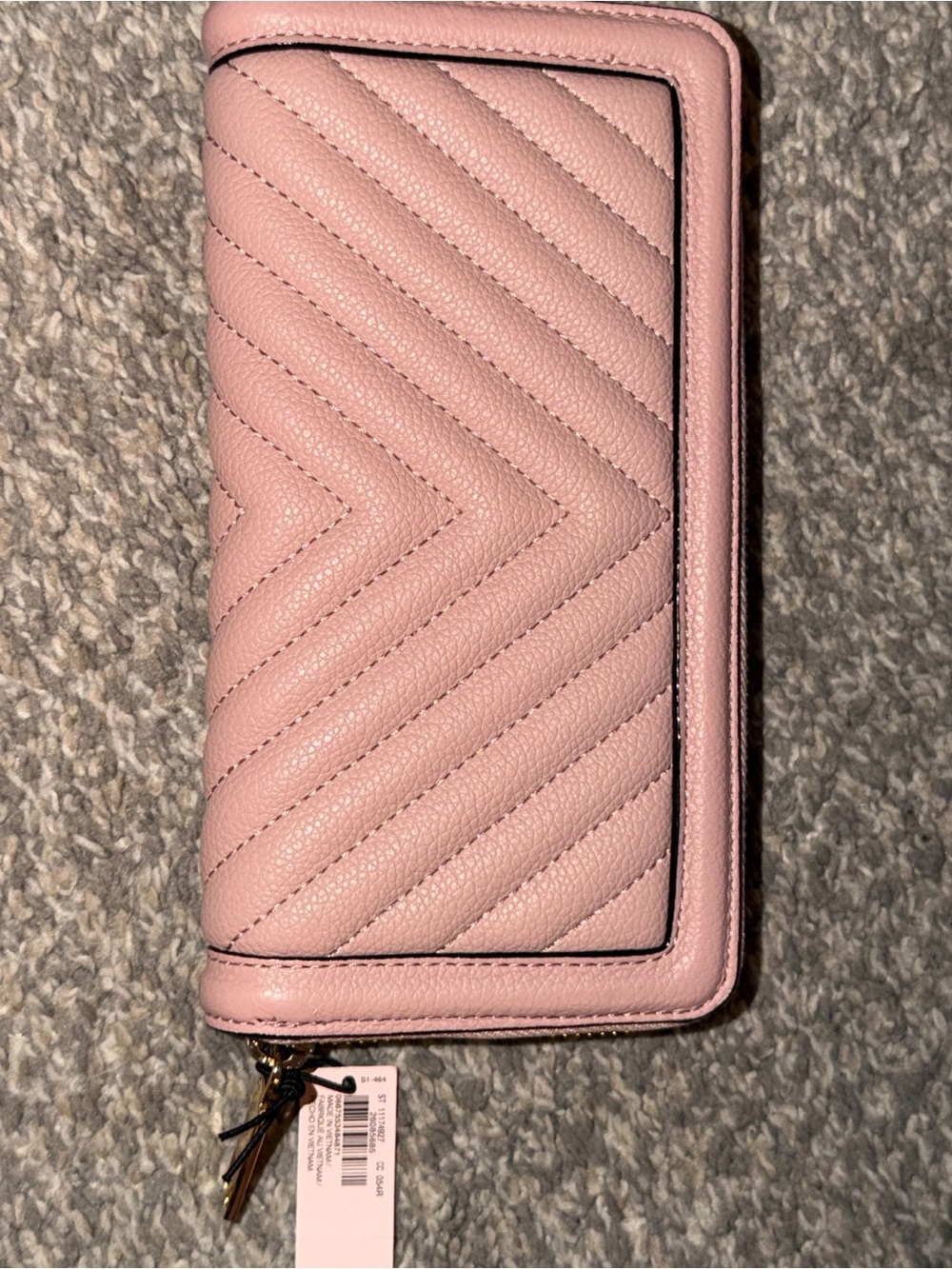 Victoria's Secret V-Quilted The Victoria Zip Around Leather Wallet NWT - Picture 3 of 4